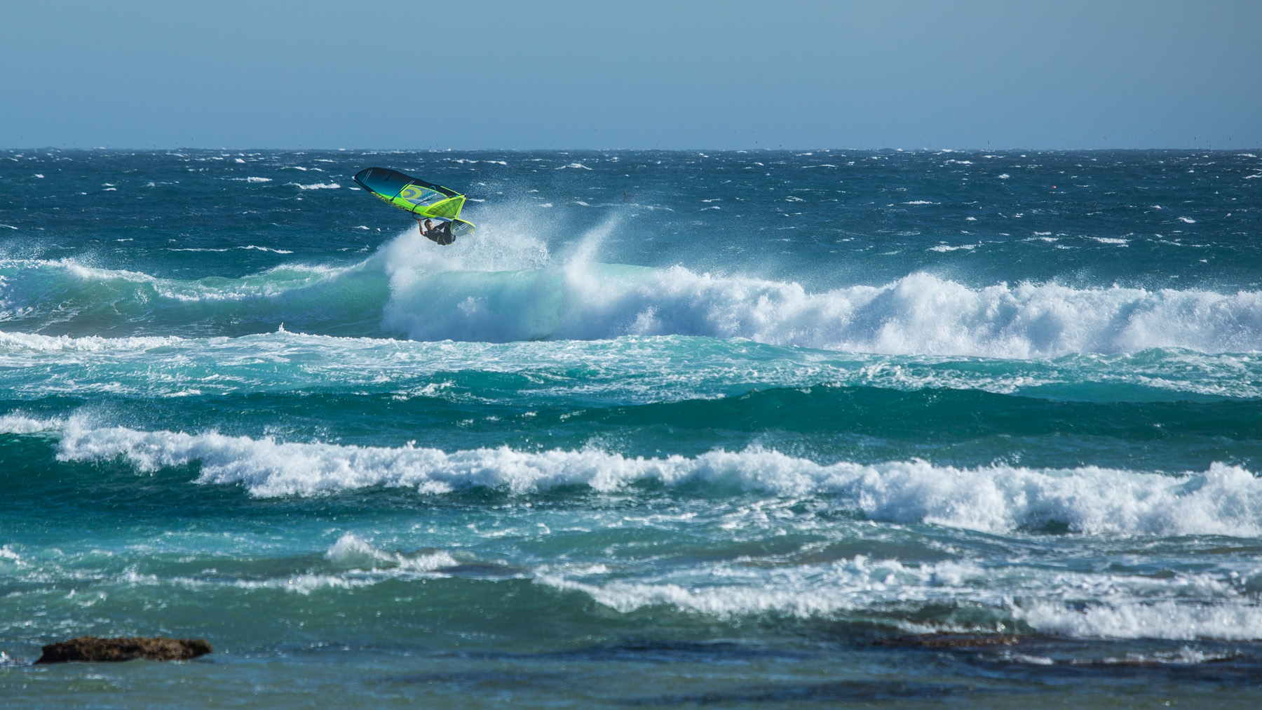windsurfing wavesailing at gunnamatta mornington peninsula